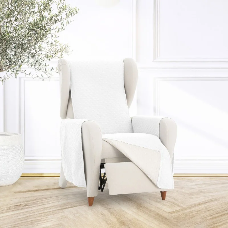 Capa cobre sofá Silver | Geometria acolchoada e versatilidade diária Capa cobre sofá Silver | Geometria acolchoada e versatilidade diária