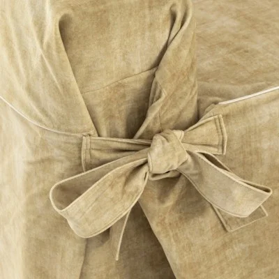 Capa de sofá resistente a manchas com tiras, modelo Turin