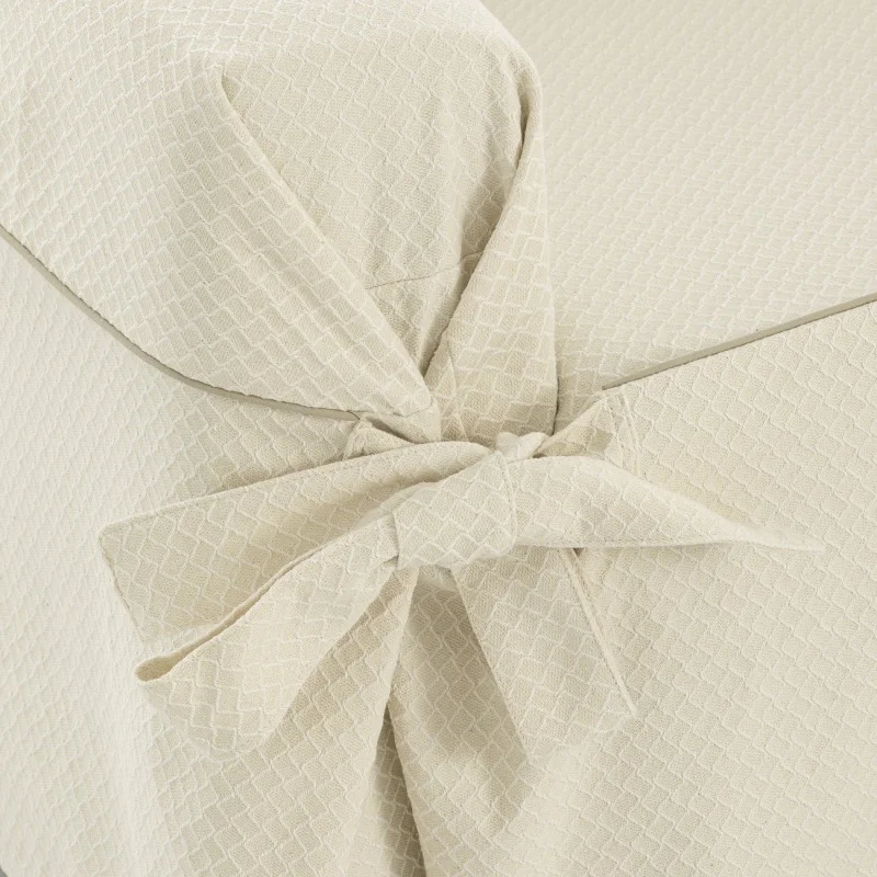 Capa de sofá Francesca com laços | Design geométrico | Ajuste decorativo | Textura suave | Lavável Capa de sofá Francesca com laços | Design geométrico | Ajuste decorativo | Textura suave | Lavável