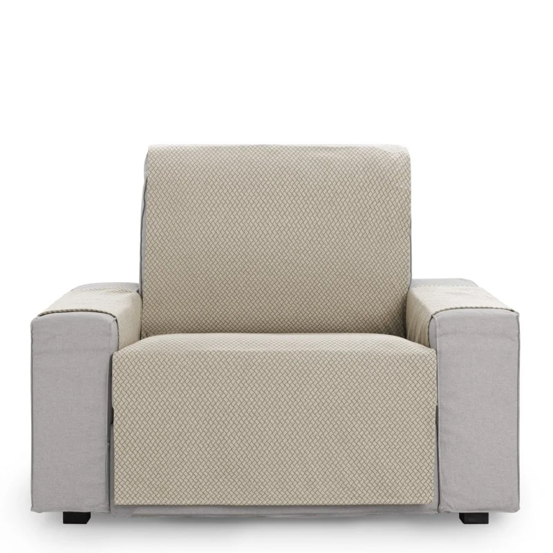 Capa cobre poltrona Francesca | Textura geométrica | Proteção sem ocultar | Estética elegante | Lavável na máquina Capa cobre poltrona Francesca | Textura geométrica | Proteção sem ocultar | Estética elegante | Lavável na máquina