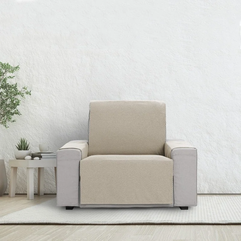 Capa cobre poltrona Francesca | Textura geométrica | Proteção sem ocultar | Estética elegante | Lavável na máquina Capa cobre poltrona Francesca | Textura geométrica | Proteção sem ocultar | Estética elegante | Lavável na máquina