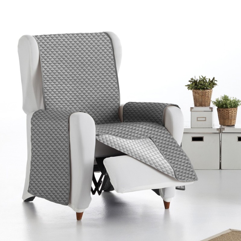 Capa poltrona relax Oslo | Losangos acolchoados | Cobertura parcial suave | Reversível e prática Capa poltrona relax Oslo | Losangos acolchoados | Cobertura parcial suave | Reversível e prática