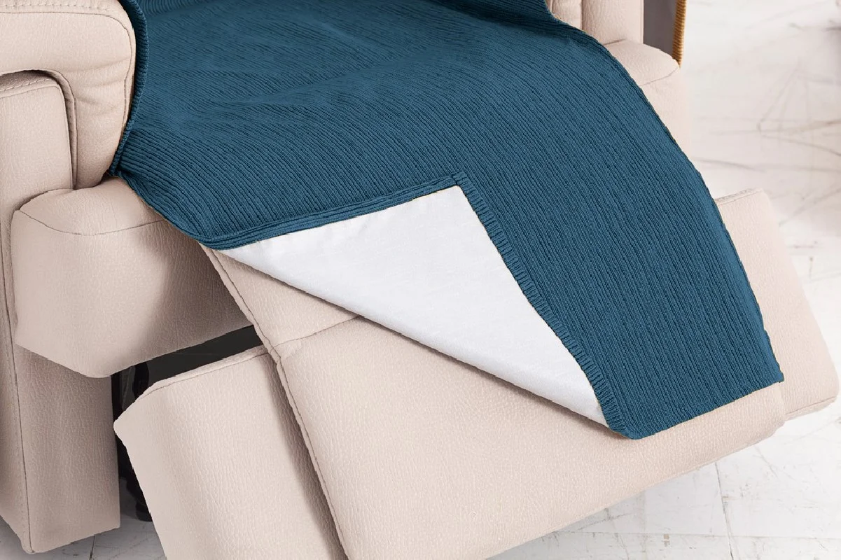 Capa de poltrona impermeável com atilhos, modelo Loira Capa de poltrona impermeável com atilhos, modelo Loira