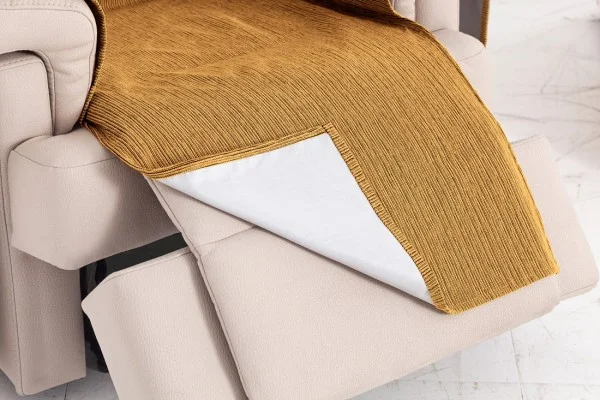 Capa de poltrona impermeável com atilhos, modelo Loira