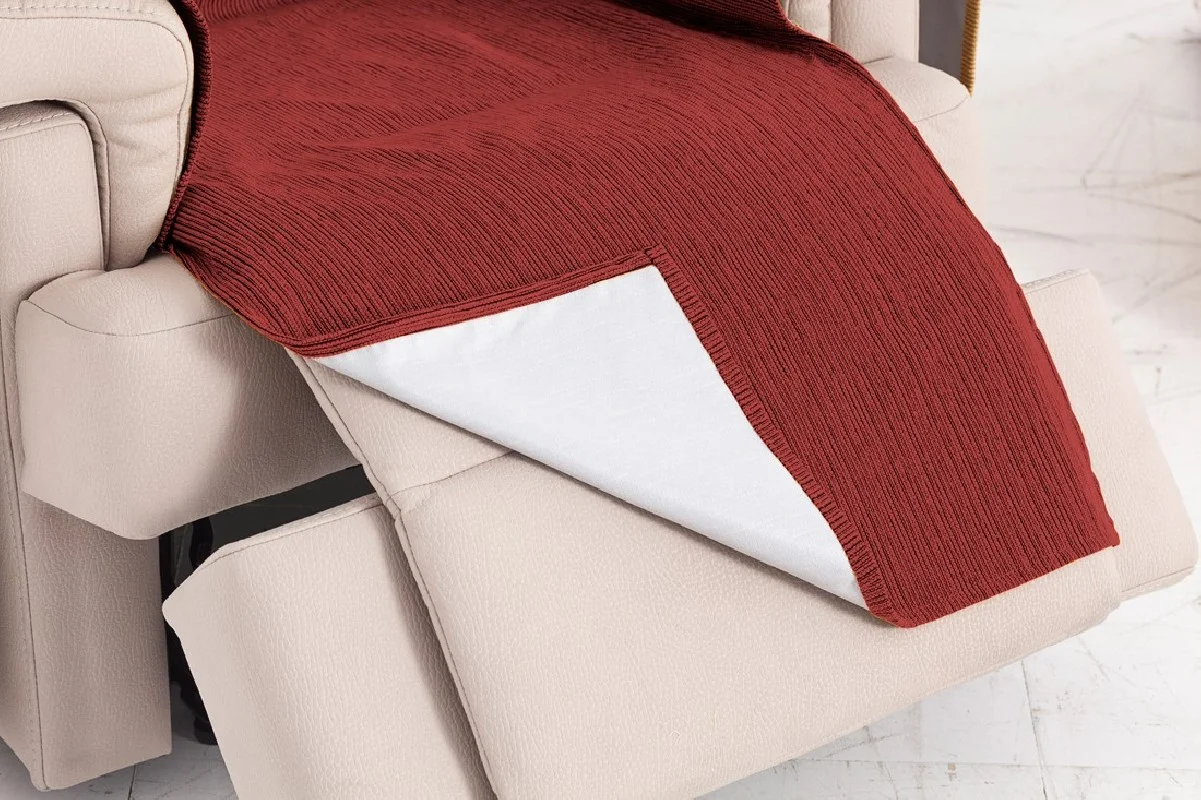 Capa de poltrona impermeável com atilhos, modelo Loira Capa de poltrona impermeável com atilhos, modelo Loira