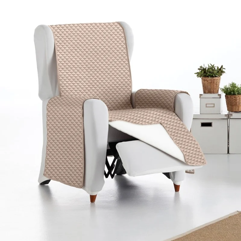 Capa poltrona impermeável Oslo Protect | Microfibra acolchoada | Design elegante | Proteção e conforto Capa poltrona impermeável Oslo Protect | Microfibra acolchoada | Design elegante | Proteção e conforto