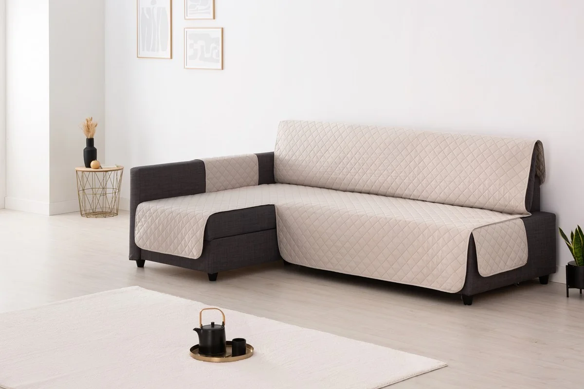 Capa almofadada para o sofá-cama Friheten da Ikea, modelo Couch Cover. Capa almofadada para o sofá-cama Friheten da Ikea, modelo Couch Cover.