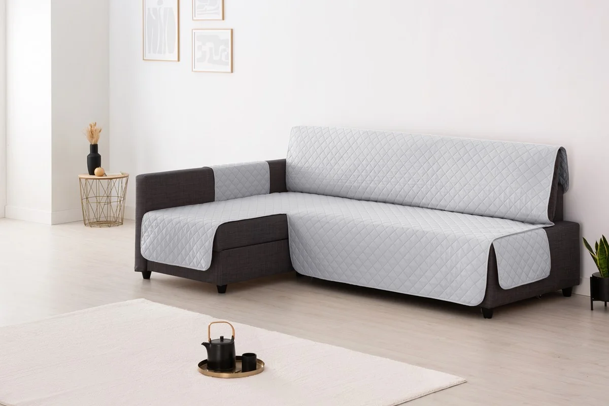 Capa almofadada para o sofá-cama Friheten da Ikea, modelo Couch Cover. Capa almofadada para o sofá-cama Friheten da Ikea, modelo Couch Cover.
