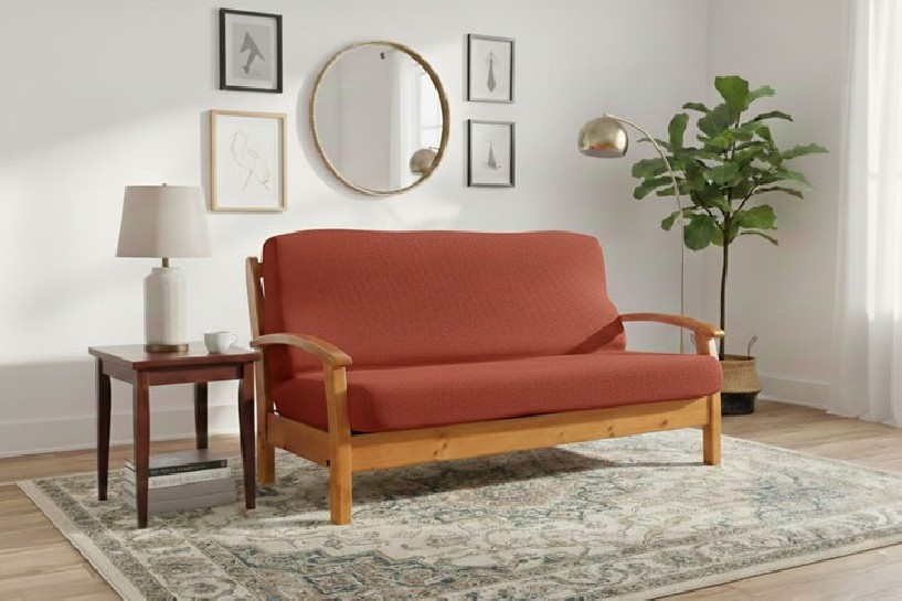 Capa bielástica para Sofá Cama com braços de madeira – Modelo Cora