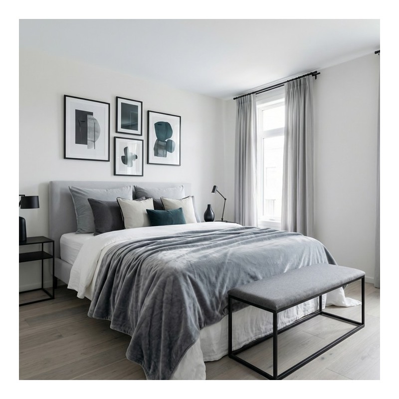 Manta Velvet para sofá y cama marca Pierre Cardin