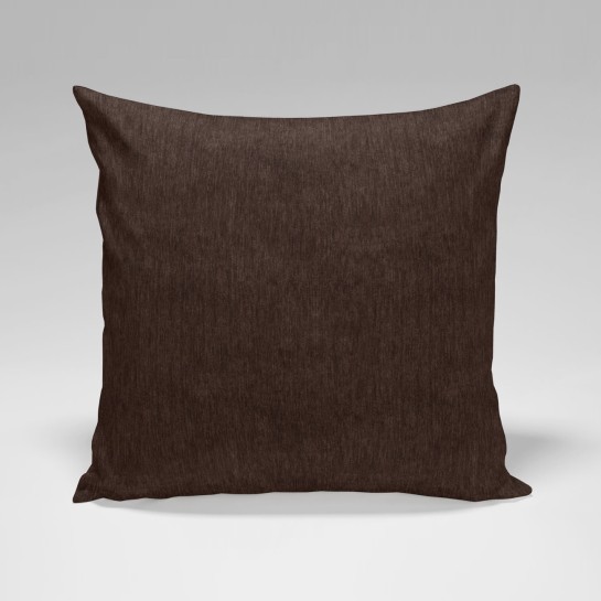 Capa castanha que acrescenta profundidade à decoração. Ideal para sofás em tons terra ou ambientes quentes.